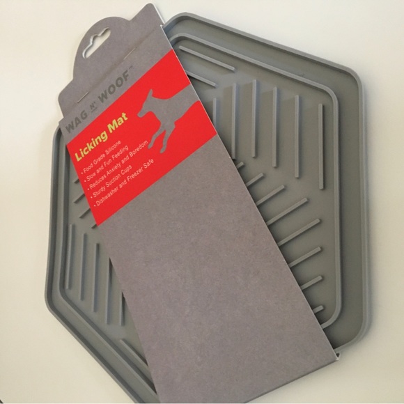 NEW Dog Licking Mat Gray |  Wag n Woof - Picture 3 of 5